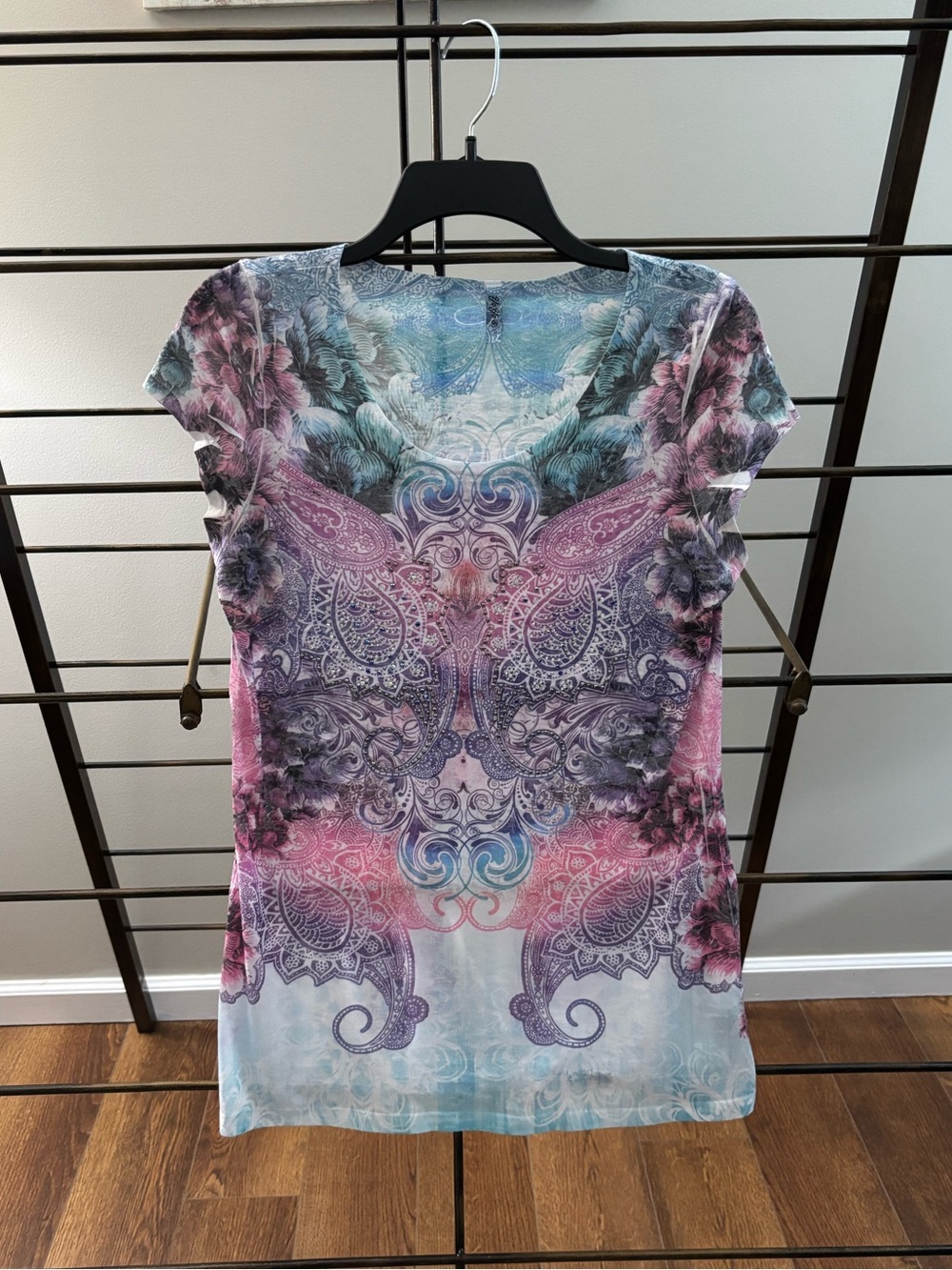 Floral Paisley Short Sleeve Tee - Top in Pink & Blue Size Large